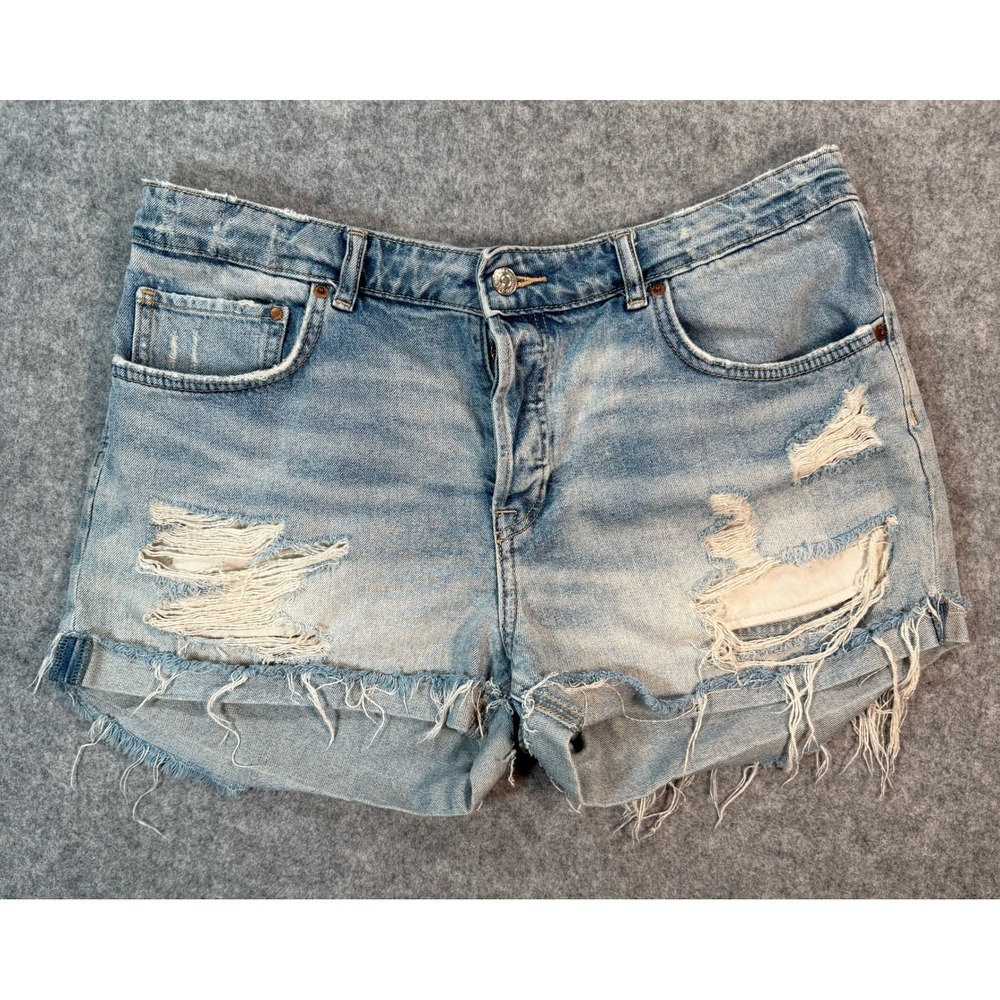 H&M &Denim Womens Light Wash Distressed Boyfriend Jean Shorts Size 10 Button Fly